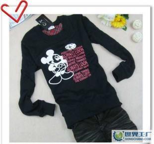 神秘紫色米奇 女款圆领套头抓绒卫衣的趣味与温暖